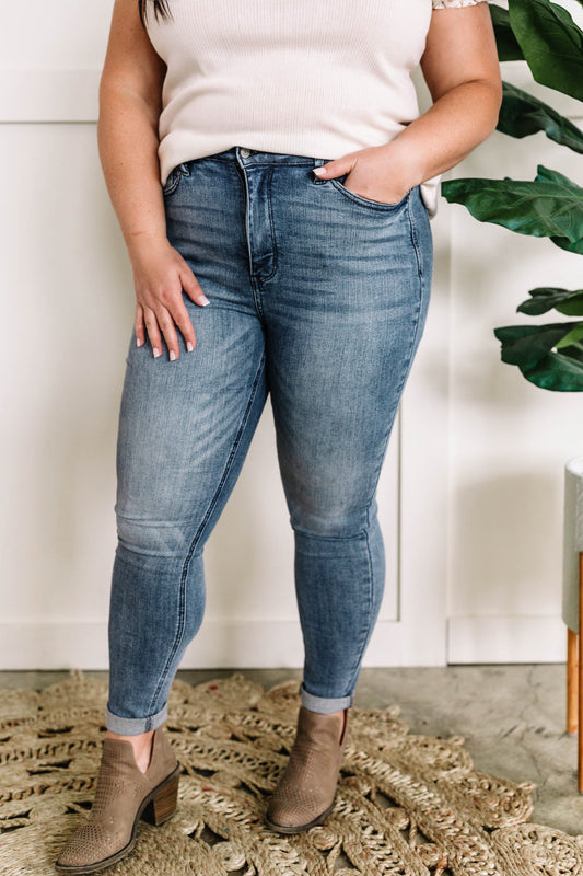 Tummy Control Skinny Fit Judy Blue Jeans In Vintage Wash